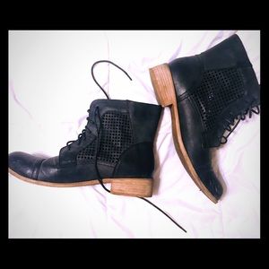 Trendy Ankle Booties! Very Gently used! Like NEW!